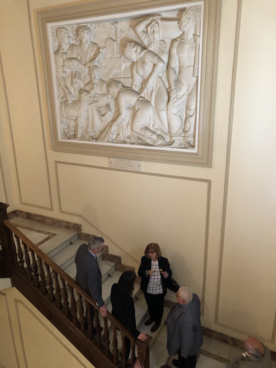 L’Ajuntament passarà a bronze el mural ‘Relleu del treball. La tècnica i l’estudi’, de Soriano-Montagut 